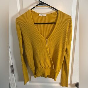 Elodie Mustard V-Neck Ribbed Sweater size xs EUC